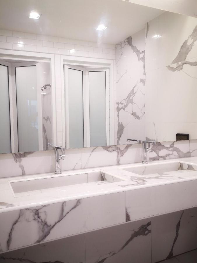 Yakthai Poshtel Банкок Екстериор снимка