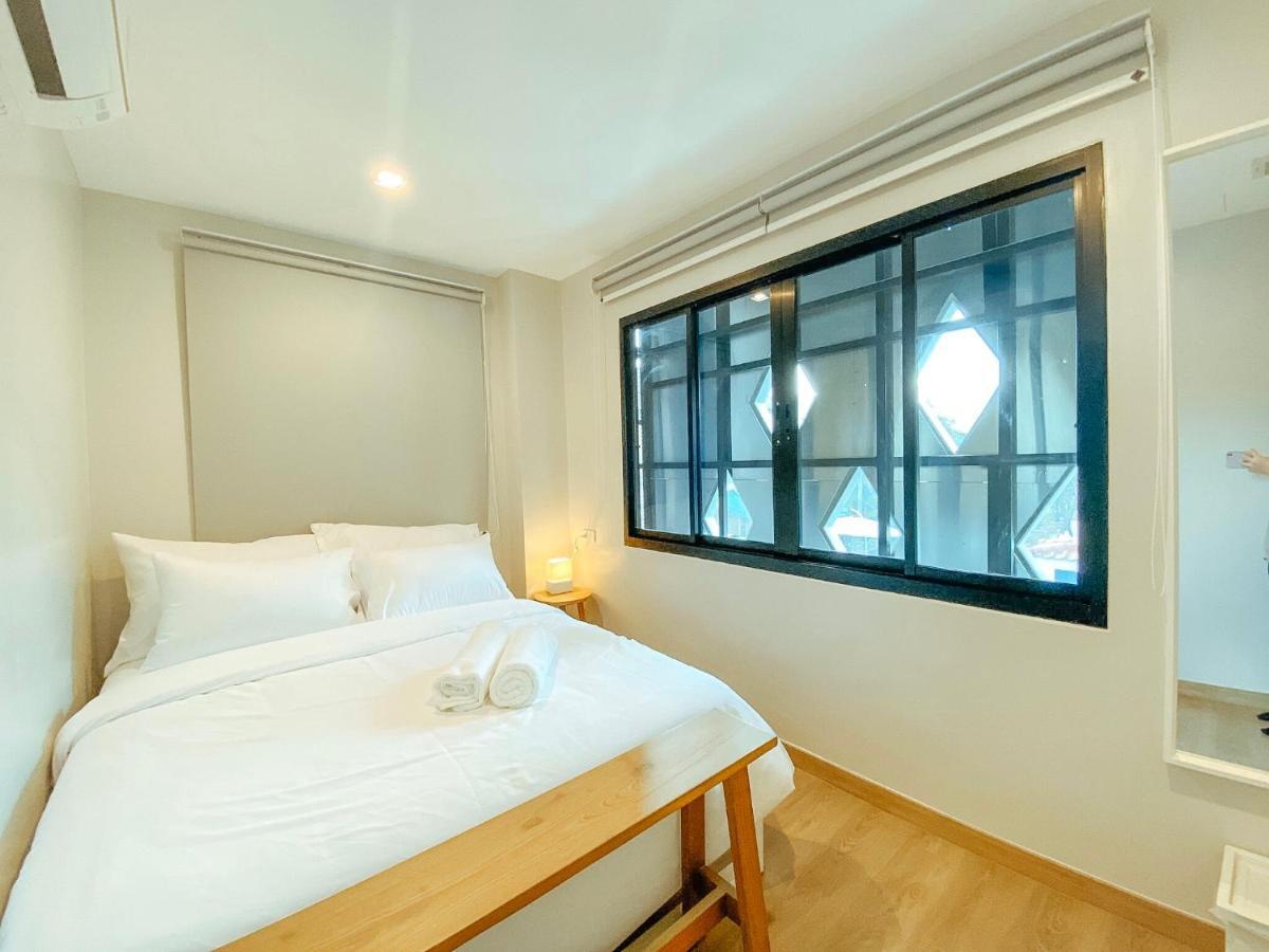 Yakthai Poshtel Банкок Екстериор снимка