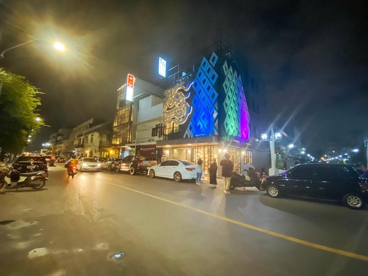 Yakthai Poshtel Банкок Екстериор снимка