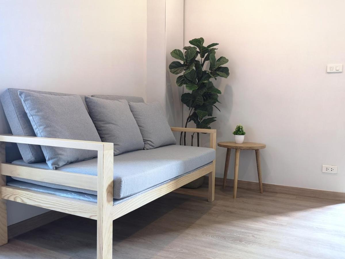 Yakthai Poshtel Банкок Екстериор снимка